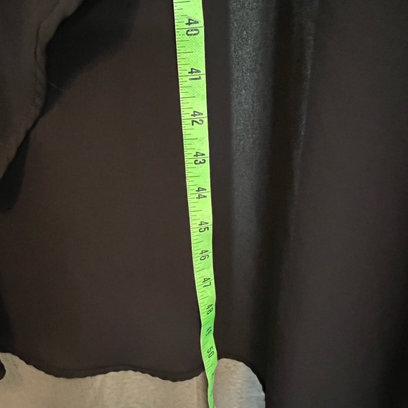 Torrid Black Hi-Lo Lace Shoulders V-Neck Long Sleeve Tunic Blouse 4X - Picture 8 of 9